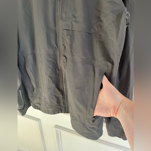 Patagonia Men’s Jacket - Picture 6 of 11